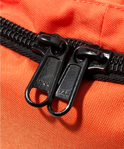 BEAMS PLUS(ビームスプラス)の「KELTY×BEAMS PLUS / 別注 “CINCH”(バックパック/リュック・メンズ・グレー/ブラック/オレンジ/ネイビー・ONE SIZE)」の9枚目の写真