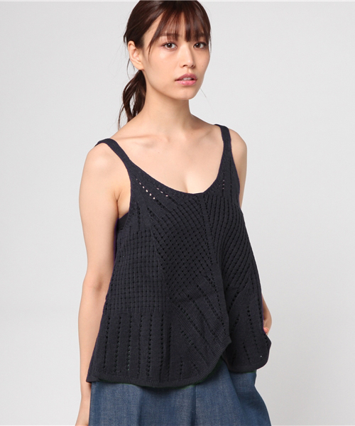 POU DOU DOU（プードゥドゥ）の「透かし編みAラインニットキャミ（キャミソール・レディース・レッド/ベージュ/ネイビー・3）」の12枚目の写真