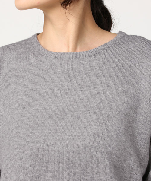 earth music&ecology(アースミュージックアンドエコロジー)の「シアバター加工ボリュームスリーブニットプルオーバー(ニット/セーター・レディース・ネイビー/サックスブルー/アイボリー/ラベンダー/杢グレー/ライトピンク・FREE)」の9枚目の写真