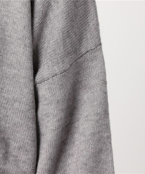 earth music&ecology(アースミュージックアンドエコロジー)の「シアバター加工ボリュームスリーブニットプルオーバー(ニット/セーター・レディース・ネイビー/サックスブルー/アイボリー/ラベンダー/杢グレー/ライトピンク・FREE)」の7枚目の写真