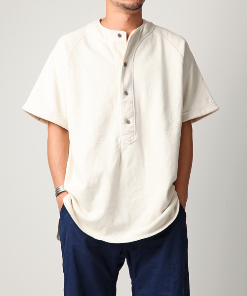 AUGUSTE PRESENTATION(オーギュストプレゼンテーション)の「AUGUSTE PRESENTATION/ベースボールシャツ(Tシャツ/カットソー・メンズ・オフホワイト・MEDIUM/LARGE)」の2枚目の写真