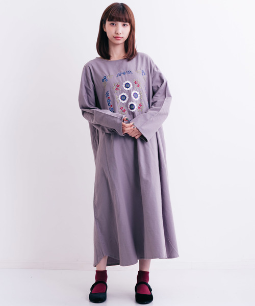 MERLOT（メルロー）の「しんでんのおにわししゅうワンピース7262（ワンピース・レディース・ベージュ/ブラック/パープル・FREE）」の3枚目の写真