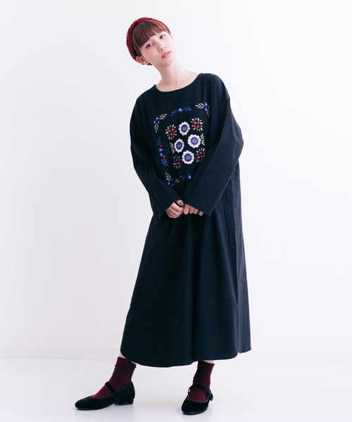 MERLOT（メルロー）の「しんでんのおにわししゅうワンピース7262（ワンピース・レディース・ベージュ/ブラック/パープル・FREE）」の8枚目の写真