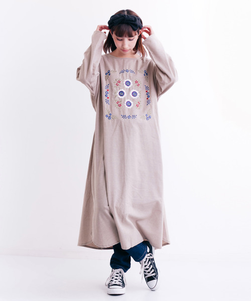 MERLOT（メルロー）の「しんでんのおにわししゅうワンピース7262（ワンピース・レディース・ベージュ/ブラック/パープル・FREE）」の6枚目の写真