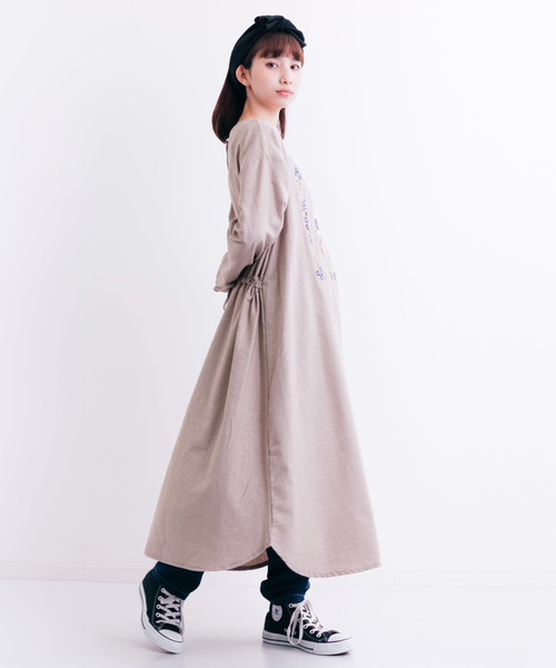 MERLOT（メルロー）の「しんでんのおにわししゅうワンピース7262（ワンピース・レディース・ベージュ/ブラック/パープル・FREE）」の11枚目の写真