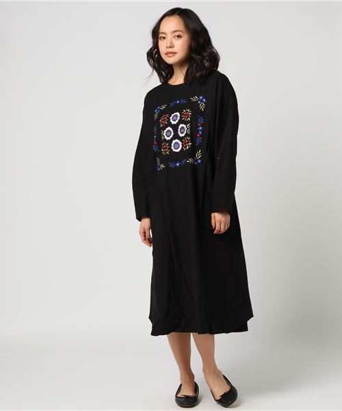 MERLOT（メルロー）の「しんでんのおにわししゅうワンピース7262（ワンピース・レディース・ベージュ/ブラック/パープル・FREE）」の5枚目の写真