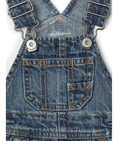GAP（ギャップ）の「DENIM SHORTALL（サロペット/オーバーオール・キッズ・インディゴブルー・50cm/90cm/70cm/60cm/80ｃｍ）」の3枚目の写真