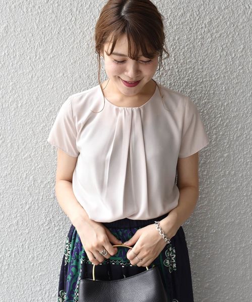 SHIPS（シップス）の「フロントギャザーショートスリーブブラウス（シャツ/ブラウス・レディース・グレー/オフホワイト/ピンク・38/36）」の3枚目の写真