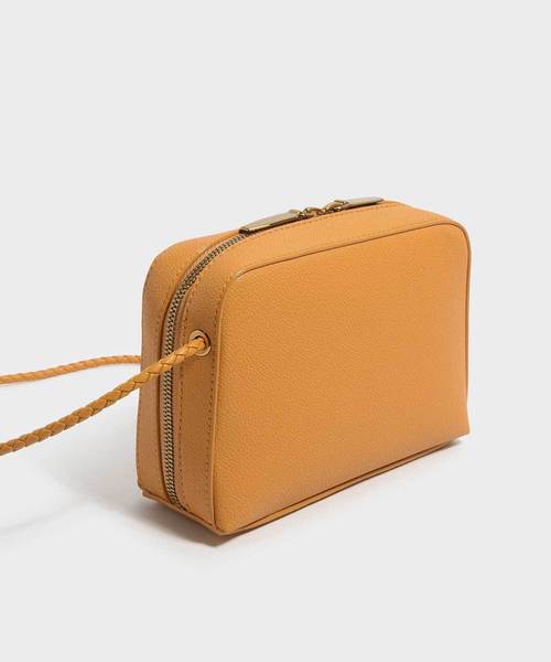 CHARLES & KEITH（チャールズ & キース）の「クラシックスモールクロスボディバッグ / CLASSIC SMALL