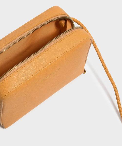 CHARLES & KEITH（チャールズ & キース）の「クラシックスモールクロスボディバッグ / CLASSIC SMALL CROSSBODY BAG（ショルダーバッグ・レディース・ダークグリーン/マスタード/ピンク系その他/プラム・S）」の13枚目の写真