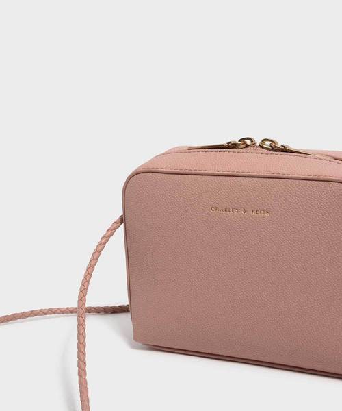 CHARLES & KEITH（チャールズ & キース）の「クラシックスモールクロスボディバッグ / CLASSIC SMALL CROSSBODY BAG（ショルダーバッグ・レディース・ダークグリーン/マスタード/ピンク系その他/プラム・S）」の14枚目の写真