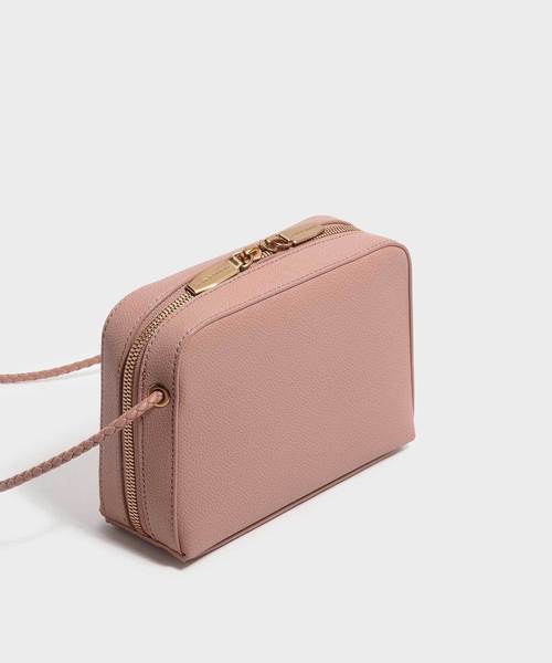 CHARLES & KEITH（チャールズ & キース）の「クラシックスモールクロスボディバッグ / CLASSIC SMALL CROSSBODY BAG（ショルダーバッグ・レディース・ダークグリーン/マスタード/ピンク系その他/プラム・S）」の15枚目の写真