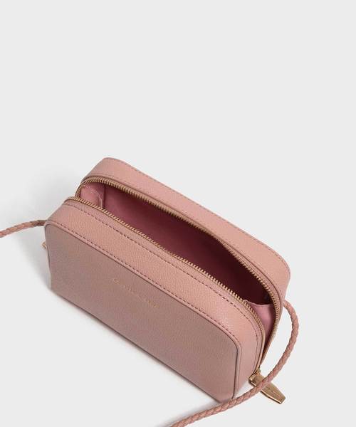 CHARLES & KEITH（チャールズ & キース）の「クラシックスモールクロスボディバッグ / CLASSIC SMALL CROSSBODY BAG（ショルダーバッグ・レディース・ダークグリーン/マスタード/ピンク系その他/プラム・S）」の16枚目の写真