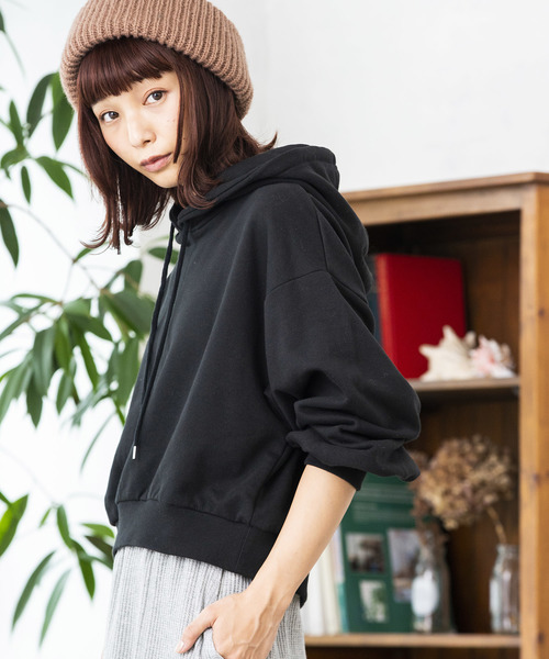 WEGO(ウィゴー)の「WEGO/デイリーショートパーカー(パーカー・レディース・杢グレー/マスタード/オフホワイト/ワイン/ブラック/グリーン/ピンク・FREE)」の3枚目の写真