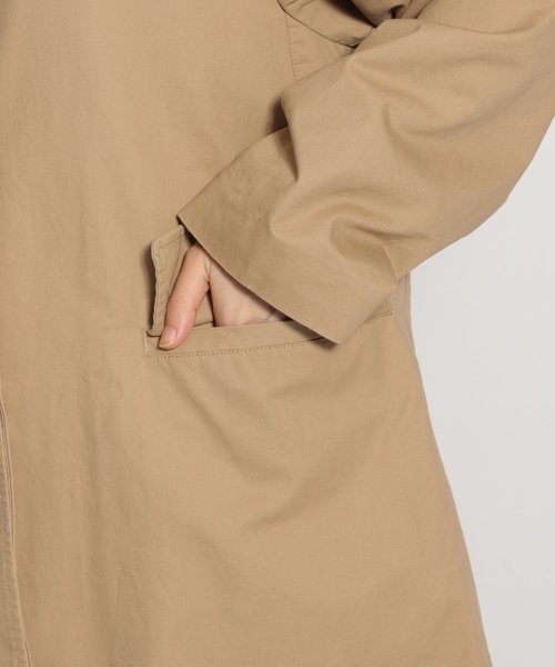 niko and...（ニコアンド）の「コットンツイル起毛ステンカラーコート（ステンカラーコート・レディース・ベージュ・MEDIUM/LARGE）」の9枚目の写真