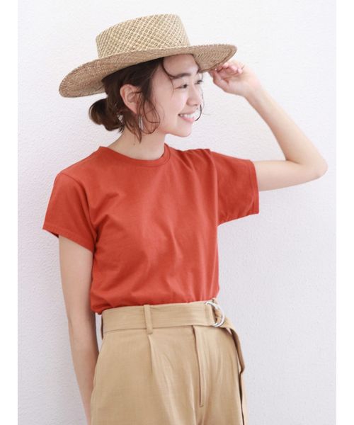 Ungrid(アングリッド)の「コンパクトTee(Tシャツ/カットソー・レディース・ブラック/レッド/オフホワイト/オリーブ・FREE)」の1枚目の写真