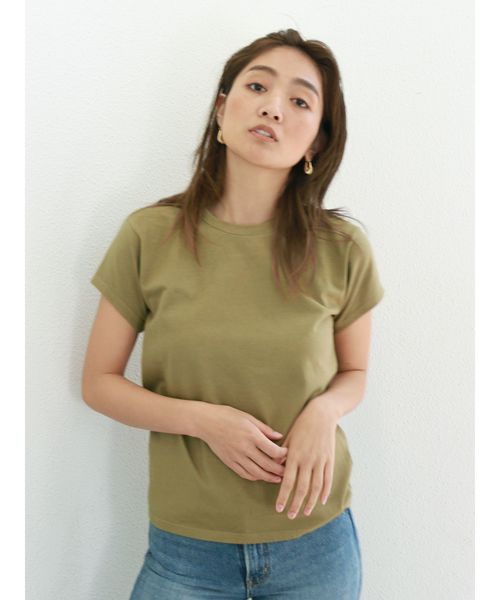 Ungrid(アングリッド)の「コンパクトTee(Tシャツ/カットソー・レディース・ブラック/レッド/オフホワイト/オリーブ・FREE)」の4枚目の写真