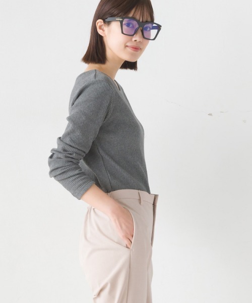 OMNES Another Edition（オムネス アナザーエディション）の「後ろV開き リブカットソー プルオーバー（Tシャツ/カットソー・レディース・ブラック/ベージュ/グレー/アイボリー/ラベンダー/モカ/ライトグレー/ホワイト/パープル系その他/グレイッシュベージュ/テラコッタ・FREE）」の19枚目の写真