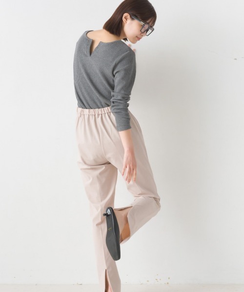 OMNES Another Edition（オムネス アナザーエディション）の「後ろV開き リブカットソー プルオーバー（Tシャツ/カットソー・レディース・ブラック/ベージュ/グレー/アイボリー/ラベンダー/モカ/ライトグレー/ホワイト/パープル系その他/グレイッシュベージュ/テラコッタ・FREE）」の20枚目の写真