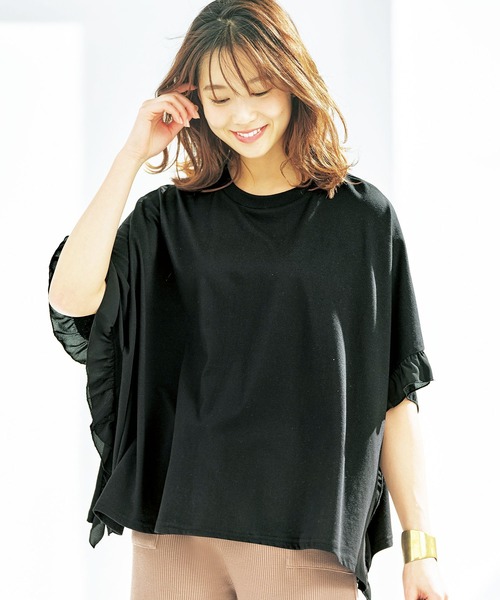 GeeRA(ジーラ)の「袖フリルポンチョ風トップス(Tシャツ/カットソー・レディース・ブラック/ホワイト/カーキ・MEDIUM/LARGE/SMALL/X-LARGE/XX-LARGE)」の2枚目の写真