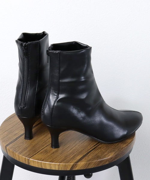 LibertyDoll(リバティードール)の「Liberty doll / ストレッチフィットのバックファスナーショートブーツ(9061)(ブーツ・レディース・ブラック/ベージュ/アイボリー・LL/S/M/L)」の3枚目の写真