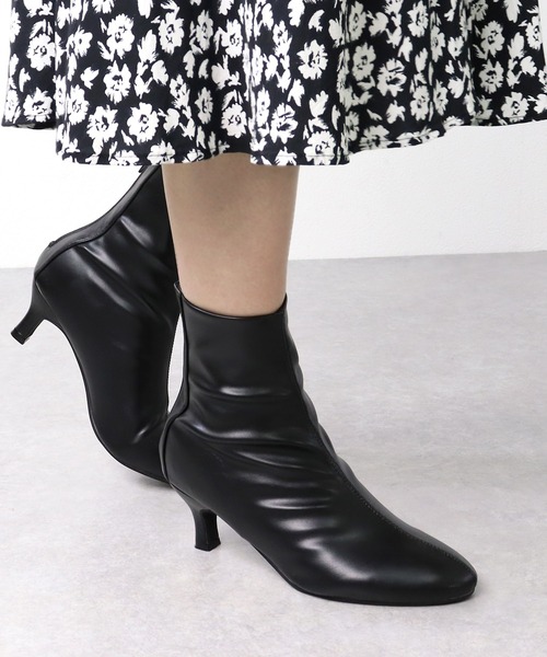 LibertyDoll(リバティードール)の「Liberty doll / ストレッチフィットのバックファスナーショートブーツ(9061)(ブーツ・レディース・ブラック/ベージュ/アイボリー・LL/S/M/L)」の9枚目の写真