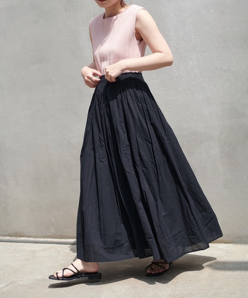 natural couture（ナチュラルクチュール）の「ギャザーフレアカラースカート（スカート・レディース・ブラック/パープル/カーキ/イエロー/ラベンダー・FREE）」の2枚目の写真