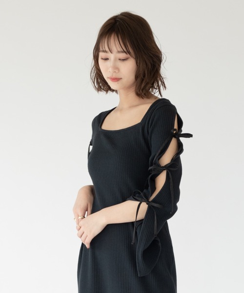 VRIA CHARME（バリアシャルム）の「スリットカットリボンドレス/ワンピース（ワンピース・レディース・ベージュ/ブラック・FREE）」の3枚目の写真