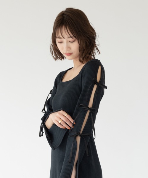 VRIA CHARME（バリアシャルム）の「スリットカットリボンドレス/ワンピース（ワンピース・レディース・ベージュ/ブラック・FREE）」の5枚目の写真