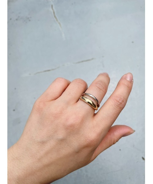 FIG&VIPER(フィグアンドバイパー)の「バイカラー2連リング(リング・レディース・ゴールド・FREE)」の1枚目の写真
