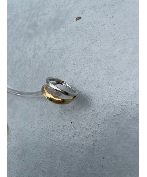 FIG&VIPER(フィグアンドバイパー)の「バイカラー2連リング(リング・レディース・ゴールド・FREE)」の3枚目の写真