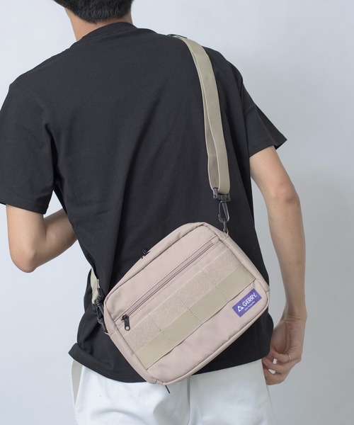 GERRY(ジェリー)の「【GERRY】スクエアミニショルダー R1177 YMY ※(ショルダーバッグ・メンズ・ベージュ/ブラック・FREE)」の11枚目の写真