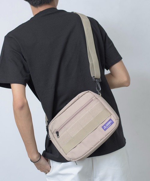 GERRY(ジェリー)の「【GERRY】スクエアミニショルダー R1177 YMY ※(ショルダーバッグ・メンズ・ベージュ/ブラック・FREE)」の9枚目の写真