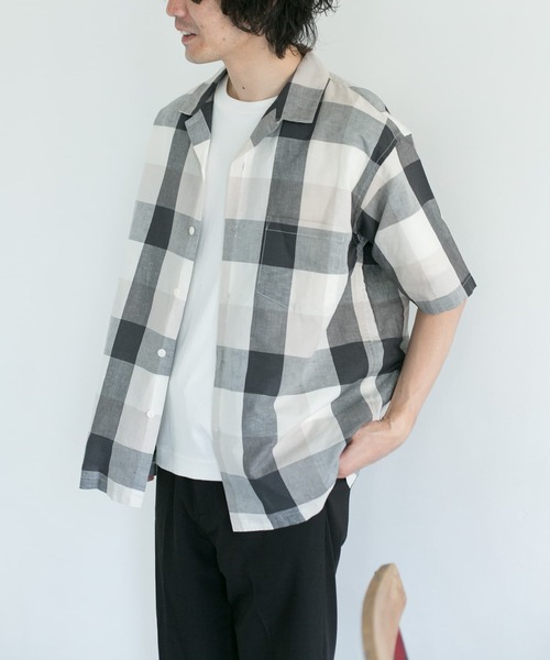 URBAN RESEARCH DOORS(アーバンリサーチドアーズ)の「ブロックチェックオープンカラーシャツ(シャツ/ブラウス・メンズ・ブラウン/グレー/カーキ・40/38)」の2枚目の写真