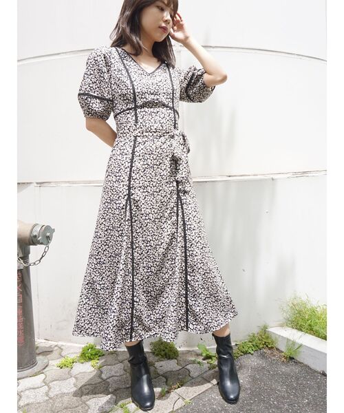 MERCURYDUO（マーキュリーデュオ）の「フェイクレザーストレッチショートブーツ（その他シューズ・レディース・ブラック/ブラウン/アイボリー・38/36）」の4枚目の写真