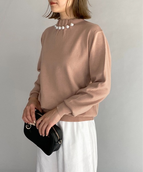 PICCIN（ピッチン）の「衿タックビッグパール付ニット（ニット/セーター・レディース・ブラック/オフホワイト/ピンクベージュ・M）」の16枚目の写真