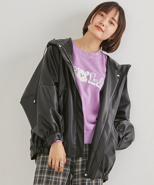 LAVEANGE(ラビアンジェ)の「ビックシルエット フェイクレザーフードブルゾン(ブルゾン・レディース・ブラック/ベージュ/カーキ・LL/3L/4L/M)」の2枚目の写真
