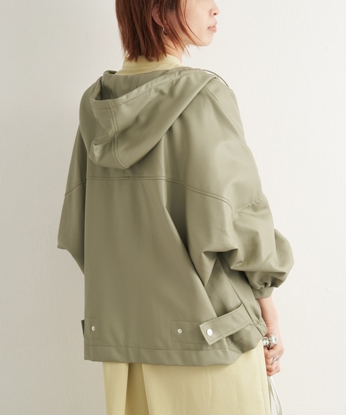 LAVEANGE(ラビアンジェ)の「ビックシルエット フェイクレザーフードブルゾン(ブルゾン・レディース・ブラック/ベージュ/カーキ・LL/3L/4L/M)」の18枚目の写真