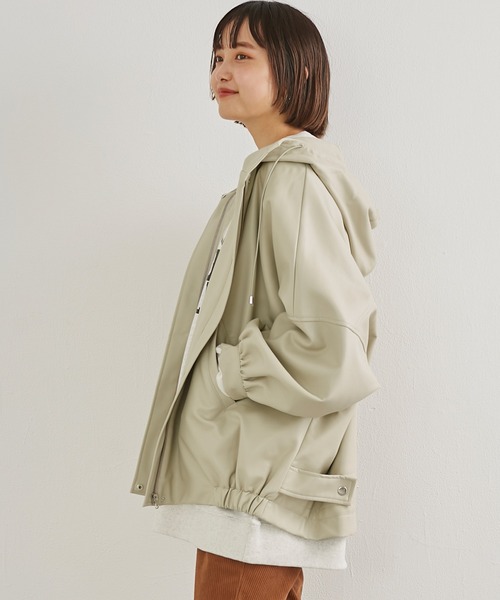 LAVEANGE(ラビアンジェ)の「ビックシルエット フェイクレザーフードブルゾン(ブルゾン・レディース・ブラック/ベージュ/カーキ・LL/3L/4L/M)」の6枚目の写真