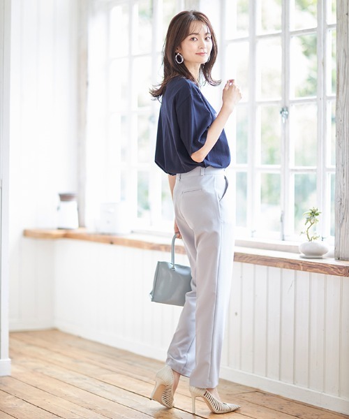 Cookie Chocolate(クッキーチョコレート)の「Belle刺繍Tシャツ《bibiroom select》(Tシャツ/カットソー・レディース・ホワイト/ネイビー・M)」の4枚目の写真