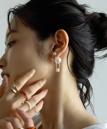 さり気なく個性をプラス。ドロップパールピアス
