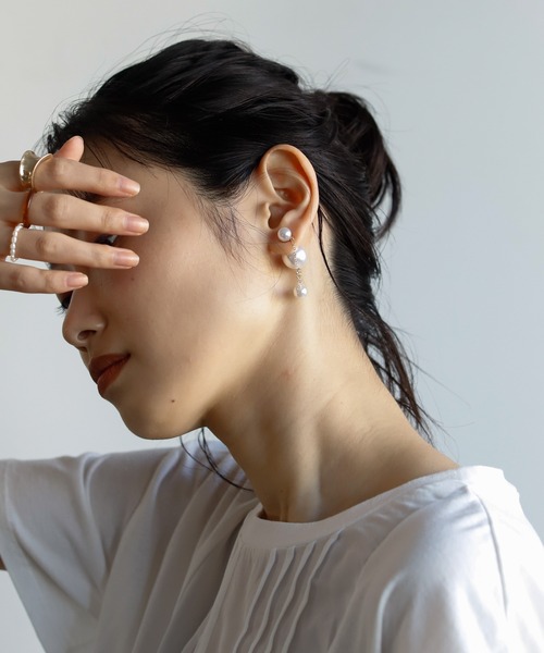 Birthday room（バースデイルーム）の「さり気なく個性をプラス。ドロップパールピアス（ピアス（両耳用）・レディース・ゴールド・FREE）」の4枚目の写真