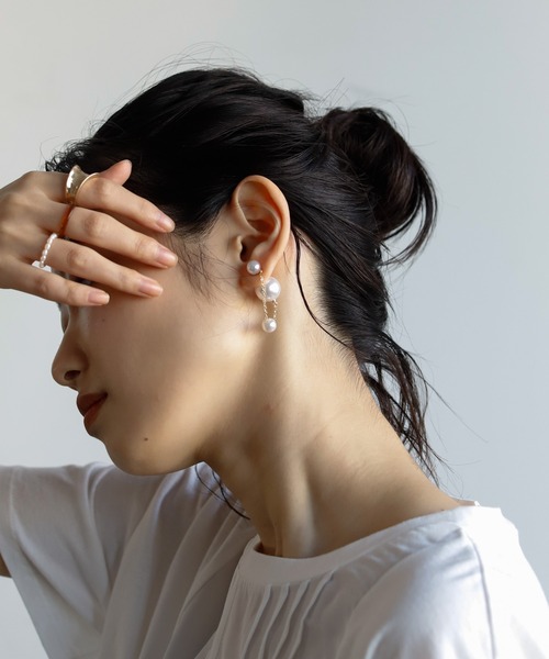 Birthday room（バースデイルーム）の「さり気なく個性をプラス。ドロップパールピアス（ピアス（両耳用）・レディース・ゴールド・FREE）」の7枚目の写真