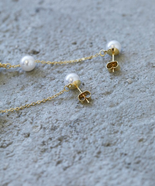 Birthday room（バースデイルーム）の「さり気なく個性をプラス。ドロップパールピアス（ピアス（両耳用）・レディース・ゴールド・FREE）」の2枚目の写真