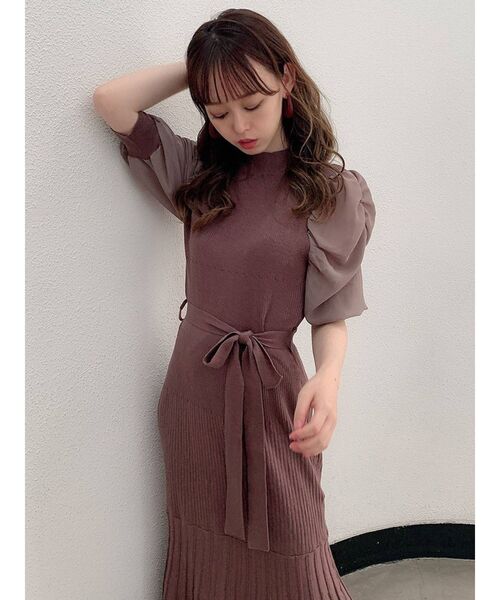 dazzlin(ダズリン)の「シフォンスリーブマーメイドニットワンピース(ワンピース・レディース・ブラック/ベージュ/ブラウン/アイボリー・FREE)」の22枚目の写真