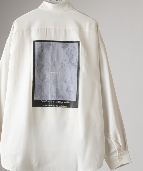 SlashDate(スラッシュデイト)の「ナチュラルストレッチ バックフォトプリント&バック刺繍トロミシャツ(シャツ/ブラウス・メンズ・ホワイト/ブラック/ブラック系その他/ブラック系その他2・M/L)」の15枚目の写真