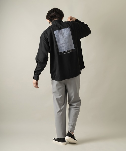 SlashDate(スラッシュデイト)の「ナチュラルストレッチ バックフォトプリント&バック刺繍トロミシャツ(シャツ/ブラウス・メンズ・ホワイト/ブラック/ブラック系その他/ブラック系その他2・M/L)」の17枚目の写真