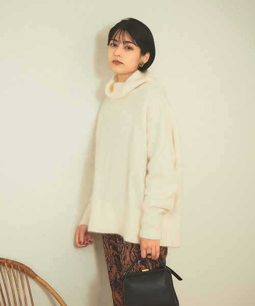 Rouge vif（ルージュヴィフ）の「ラクーンタートルニットプルオーバー（ニット/セーター・レディース・ホワイト/ベージュ/ブラック・フリー）」の2枚目の写真