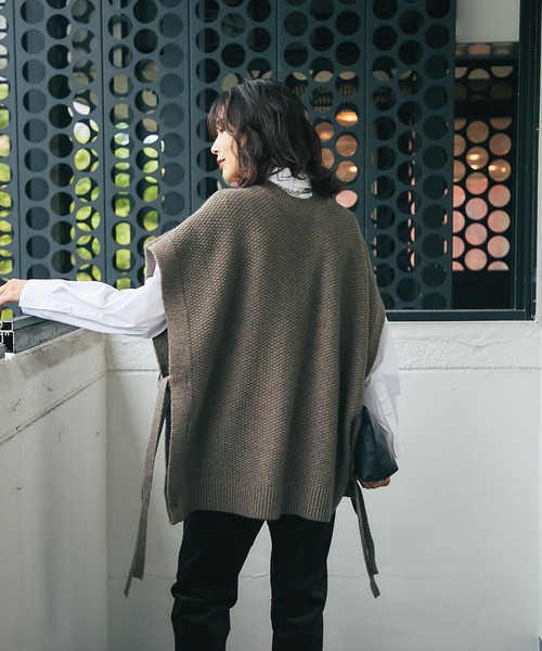 RIVE DROITE（リヴドロワ）の「コーデにアクセントをつけてくれる　カノコ編2wayニットベスト（ニット/セーター・レディース・ブラウン・FREE）」の3枚目の写真