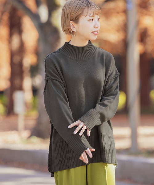 ITEMS URBANRESEARCH(アイテムズ アーバンリサーチ)の「バックスリットハンドメイドニット(ニット/セーター・レディース・グレー系その他/モカ/チャコールグレー/グリーン/ブラウン/パープル・FREE)」の15枚目の写真